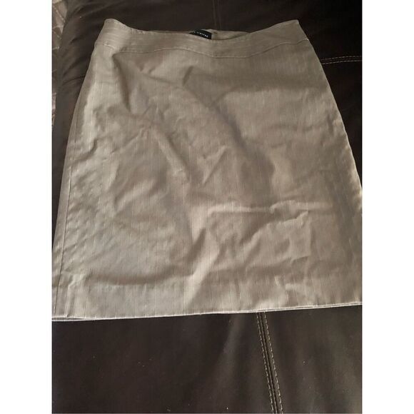 The Limited Pencil Skirt Gray Size 2 NWT - Picture 3 of 10